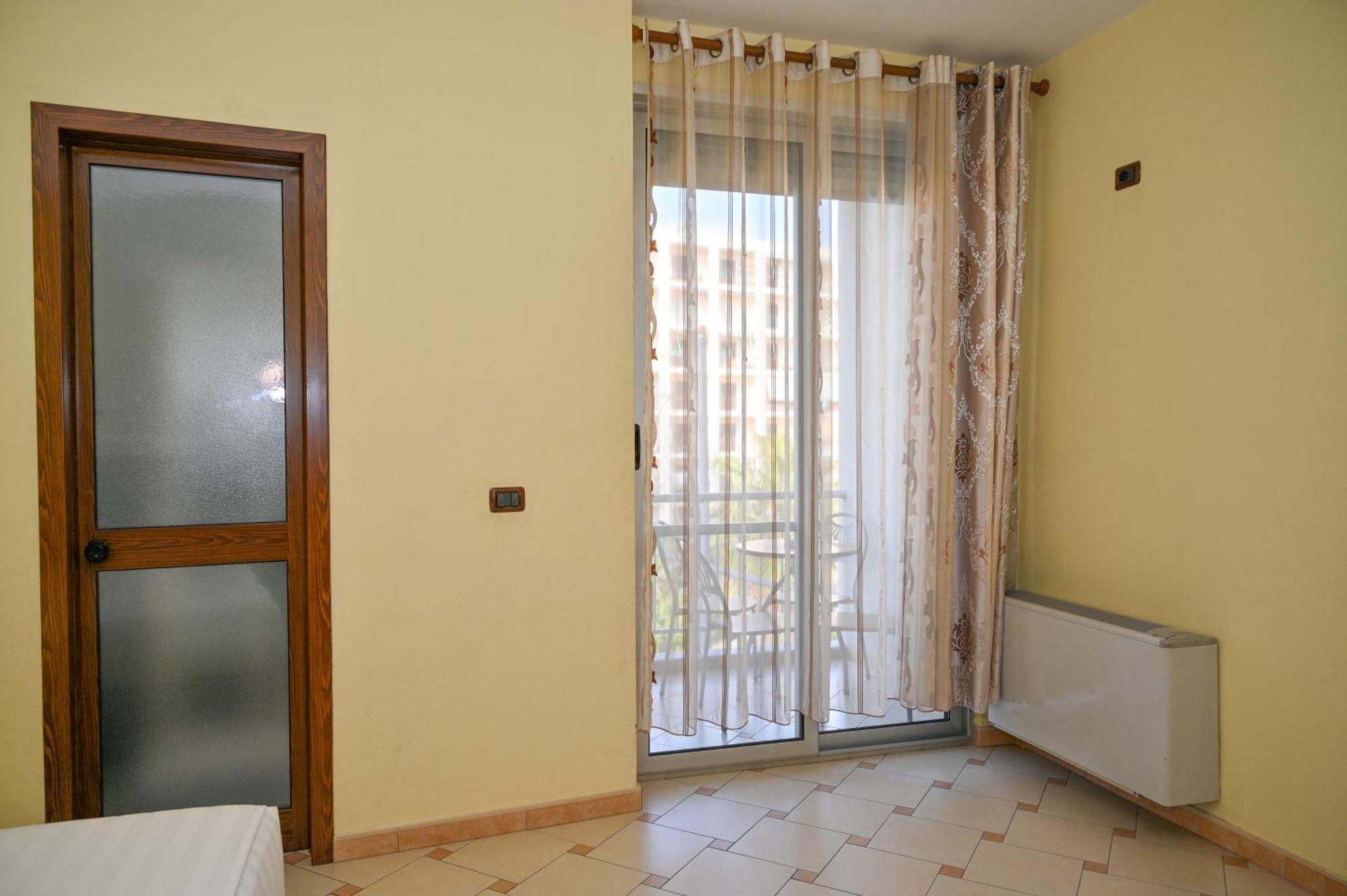 Hotel Vila Emes Durrës Cameră foto