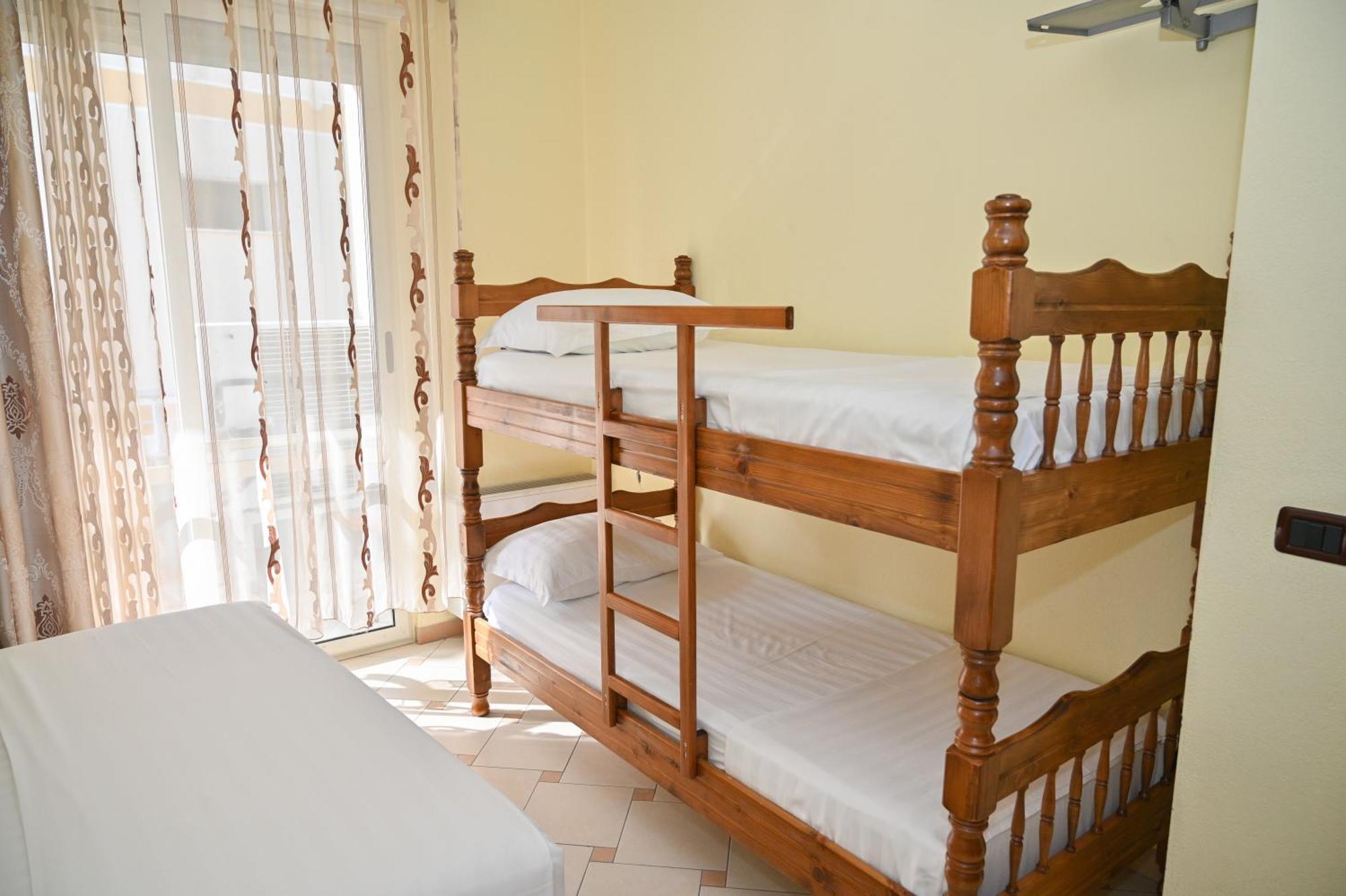 Hotel Vila Emes Durrës Cameră foto