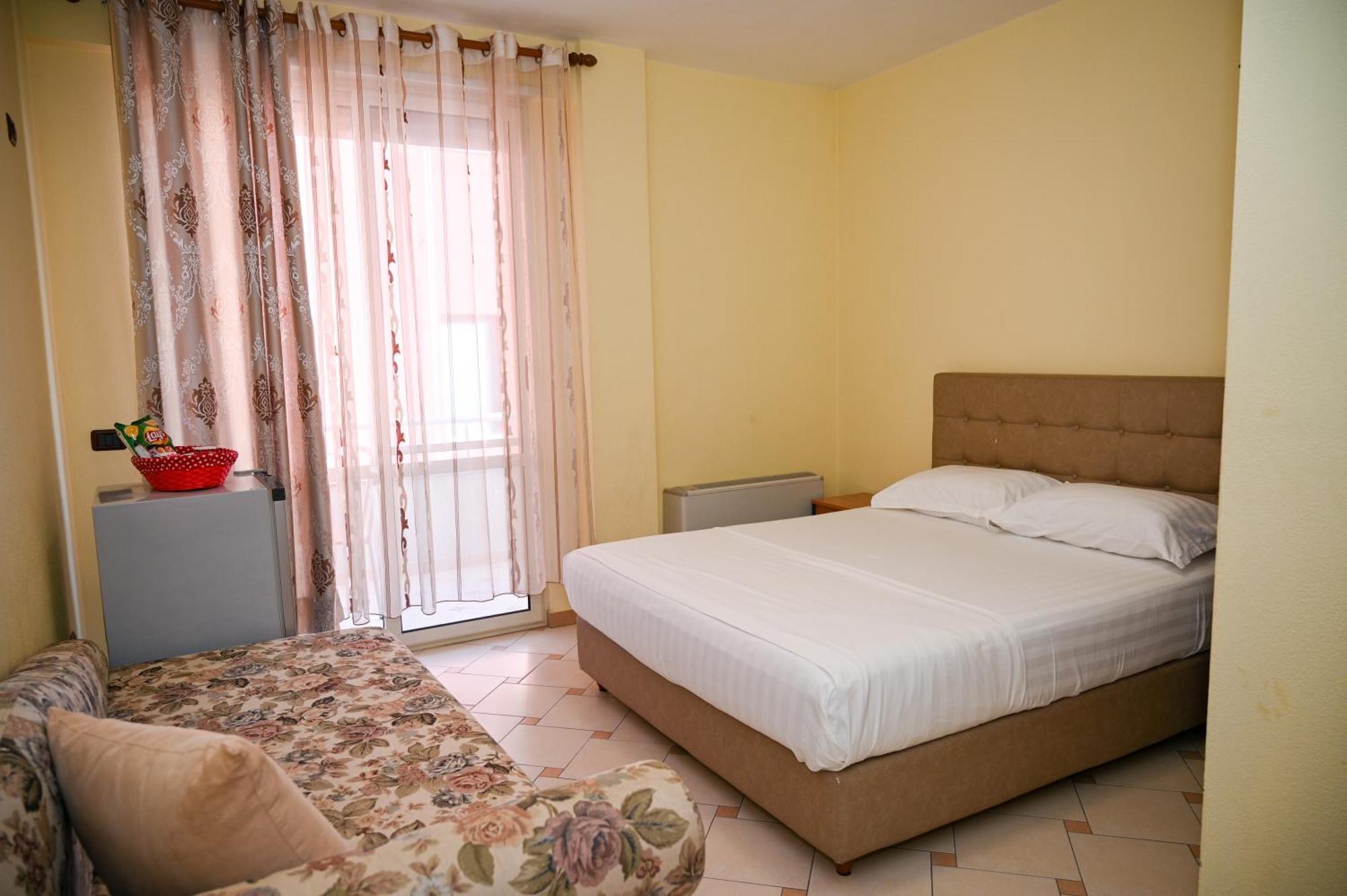 Hotel Vila Emes Durrës Cameră foto