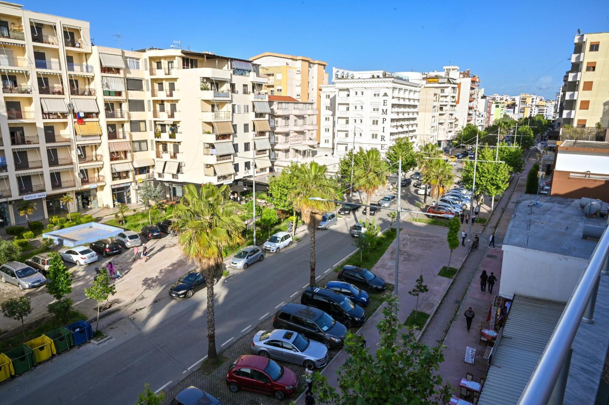 Hotel Vila Emes Durrës Exterior foto