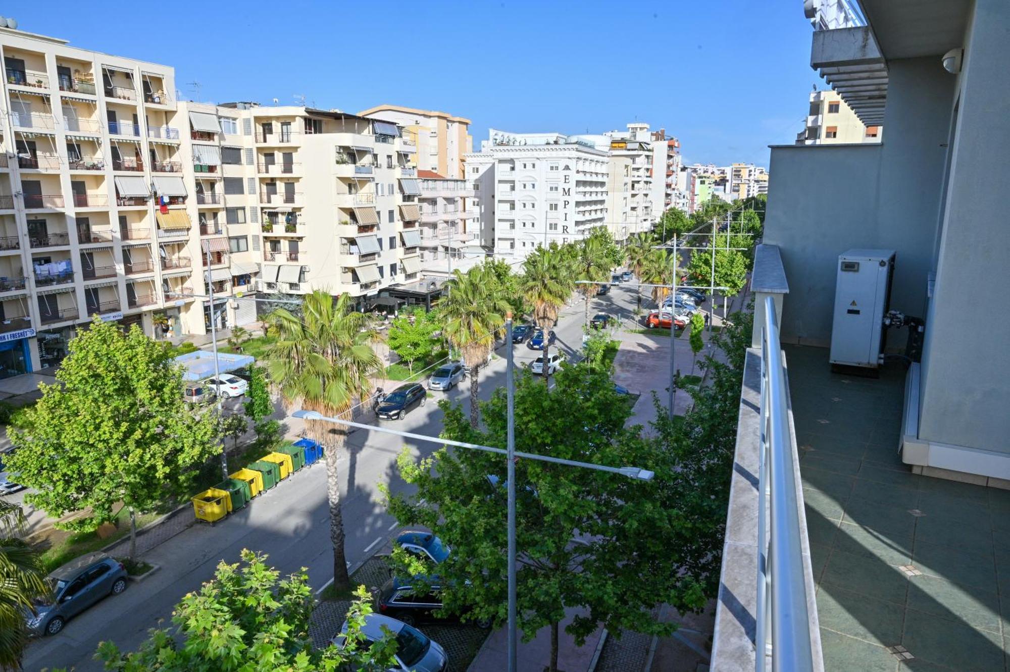 Hotel Vila Emes Durrës Exterior foto